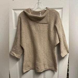 Leo & Nicole Neutral 3/4 Sleeved Cowl Neck Sweater Size Large